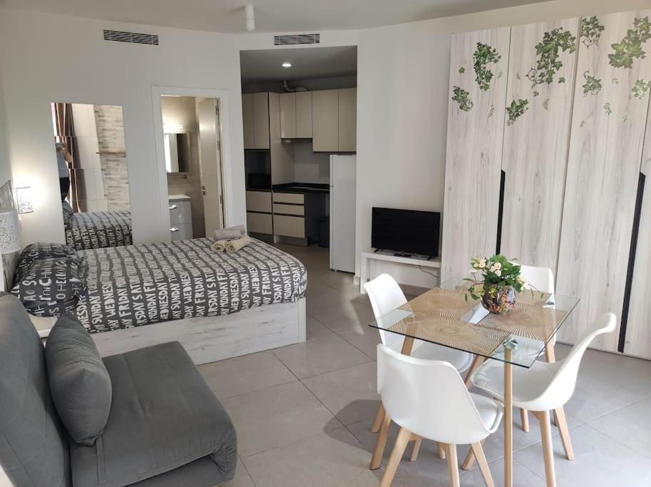 Nuevo Estudio Con Parking Gratis Màlaga Exteriér fotografie